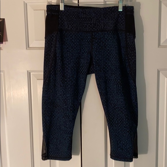 Lululemon crops - Picture 1 of 3